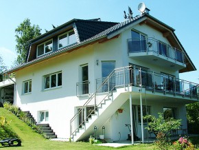 Wunderschöne, moderne Niedrigenergiehaus-Villa mit unglaublichem Rheinpanorama