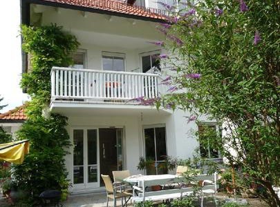 Villenhälfte in ruhiger Traumlage mit luxuriösem Ambiente